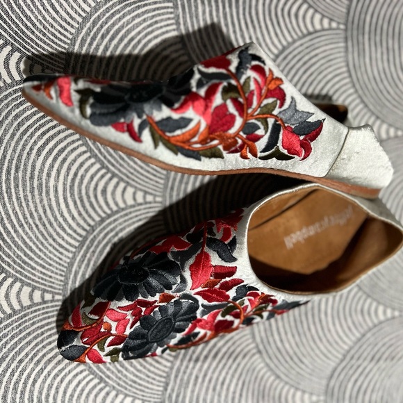 Amazing Jeffrey Campbell Free People cava embroidered slip on pointy toe flats - Picture 5 of 5
